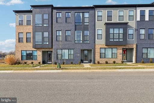 717 FAIRMONT DR, BOWIE, MD, 20716