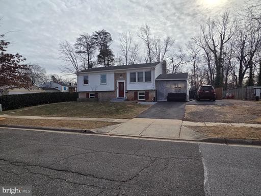 9805 Walnut Ave, Lanham, MD 20706-2367, United States
