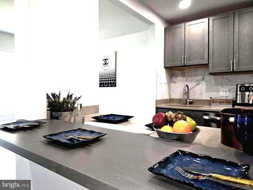 3853 SAINT BARNABAS RD #102, SUITLAND, MD, 20746