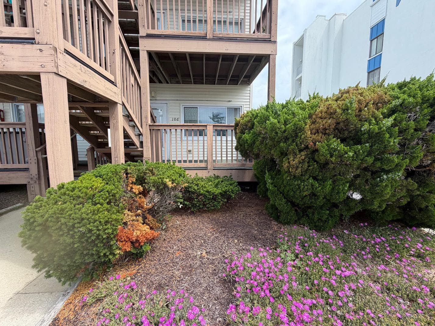 8 121st St, Ocean City, MD 21842-2615, United States - 310000
