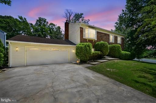 2302 Imperial Ct, Waldorf, MD 20602-2207, United States