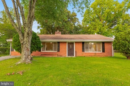 1224 Van Buren Dr, Fort Washington, MD 20744-2863, United States