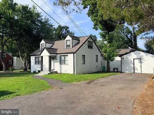 7516 Burgess Ln, Fort Washington, MD 20744-1709, United States