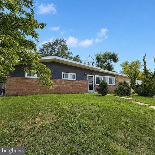 6203 Middleton Ln, Temple Hills, MD 20748-3705, United States