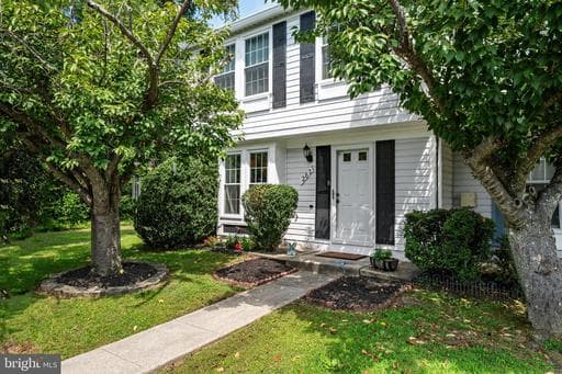 2827 Nomad Ct E, Bowie, MD 20716-1469, United States