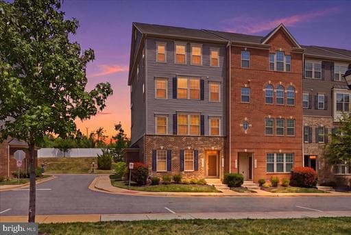 10102 Dorsey Ln, Lanham, MD 20706-2567, United States
