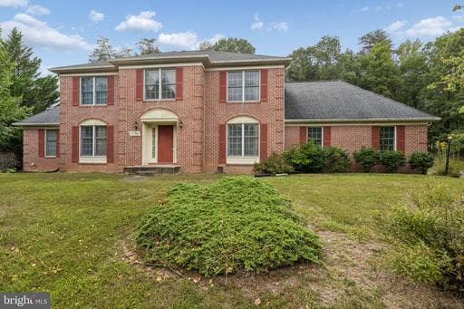 7704 Lake Glen Dr, Glenn Dale, MD 20769-2027, United States