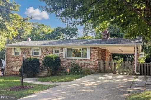 2805 Rose Valley Dr, Fort Washington, MD 20744-2551, United States