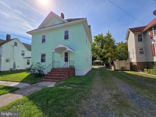 3 Standard Ave, Crisfield, MD 21817-1408, United States