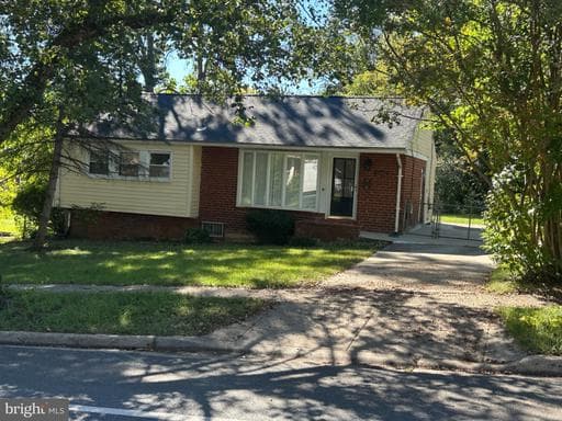 6402 Lamont Dr, Hyattsville, MD 20784-3318, United States