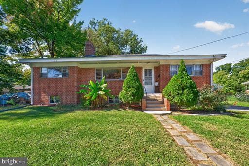 6702 96th PL LANHAM MD 20706