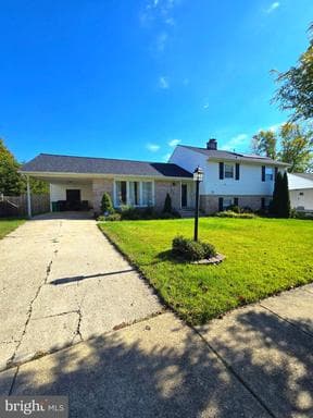 12636 Darlenen St, Upper Marlboro, MD 20774-1702, United States