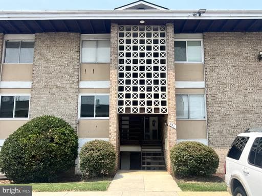 531 Wilson Bridge Dr, Oxon Hill, MD 20745-1830, United States