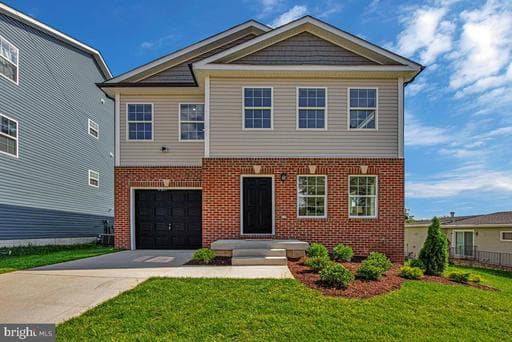 8805 GLENARDEN PKWY, LANHAM, MD, 20706