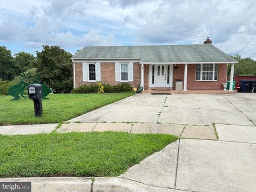 1422 Fernhill Ct, District Heights, MD 20747-1713, United States