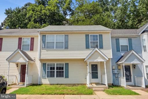 105 Hibiscus Ct, La Plata, MD 20646-3927, United States