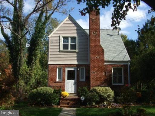 5702 Newton ST HYATTSVILLE MD 20784