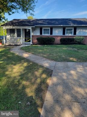 8805 Chestnut Ave, Bowie, MD 20720-3676, United States