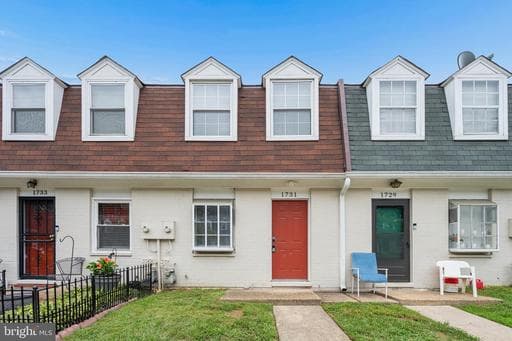 1731 Village DR #Z-42 HYATTSVILLE MD 20785