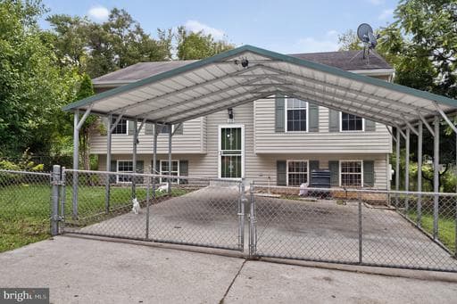 713 60th AVE CAPITOL HEIGHTS MD 20743