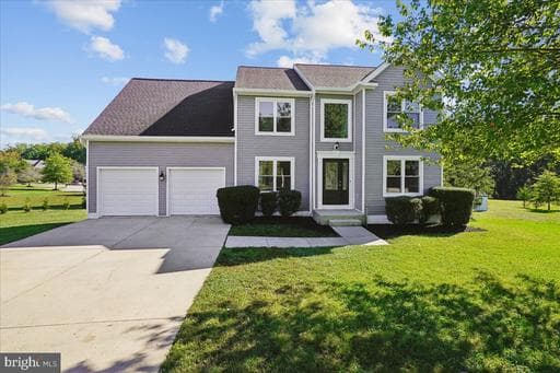 8210 Birdsong Dr, Fort Washington, MD 20744-1236, United States