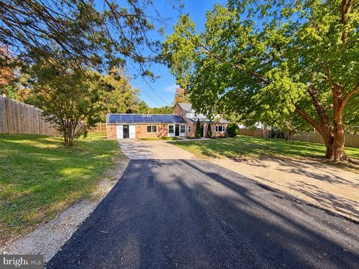 2583 Oak Glen Way, District Heights, MD 20747-3708, United States